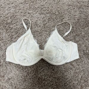 Women's Lace Trim Underwire Bra in Cream